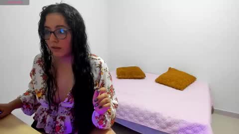 Snapshot of venus_cat_ chatting on November 1, 10:45 pm Venus online show from November 1, 10:45 pm