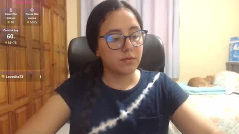 Snapshot of venus_cat_ chatting on December 4, 3:38 am Venus online show from December 4, 3:38 am