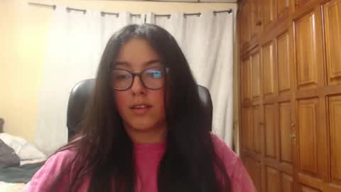 Snapshot of venus_cat_ chatting on May 27, 6:10 am Venus online show from May 27, 6:10 am