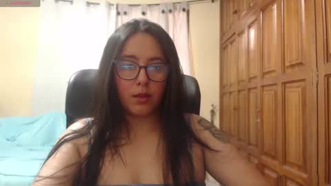 Snapshot of venus_cat_ chatting on June 25, 6:56 pm Venus online show from June 25, 6:56 pm