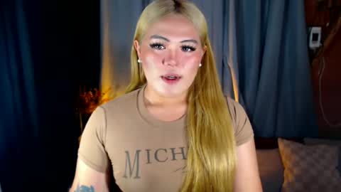 Snapshot of venus_colly chatting on June 19, 2:05 am I am Colly Your mystery girl online show from June 19, 2:05 am