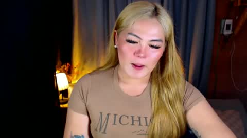 Snapshot of venus_colly chatting on June 22, 3:25 am I am Colly Your mystery girl online show from June 22, 3:25 am