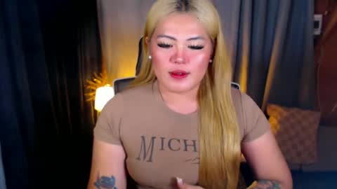 Snapshot of venus_colly chatting on July 7, 7:56 am I am Colly Your mystery girl online show from July 7, 7:56 am
