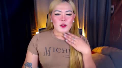 Snapshot of venus_colly chatting on July 13, 2:25 am I am Colly Your mystery girl online show from July 13, 2:25 am