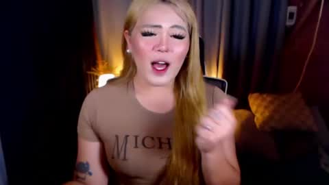 Snapshot of venus_colly chatting on July 16, 2:50 am I am Colly Your mystery girl online show from July 16, 2:50 am