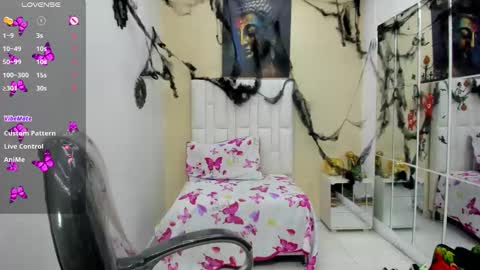 Venus Cortez  online show from October 21, 6:08 pm