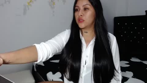 Snapshot of venus_menoza chatting on December 2, 9:50 pm venus_menoza online show from December 2, 9:50 pm