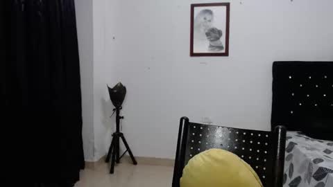 Snapshot of venus_menoza chatting on October 19, 12:50 pm venus_menoza online show from October 19, 12:50 pm