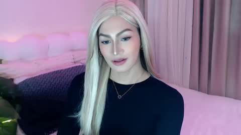 Venus Sunrise Bombshell online show from April 27, 10:19 pm