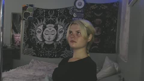 Miss Venus online show from November 5, 2:28 pm