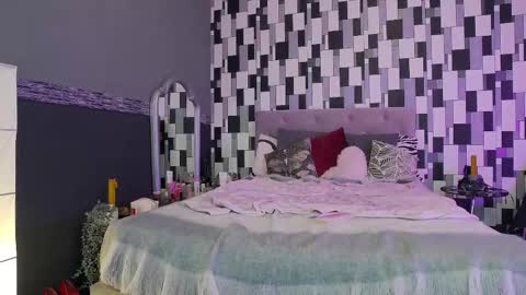 venusinylons online show from December 22, 1:52 pm