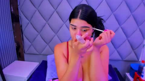 Venusowen  online show from November 10, 2:05 pm