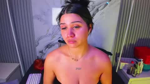 Venusowen  online show from April 18, 8:31 pm