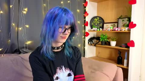 Erica online show from April 4, 8:50 pm