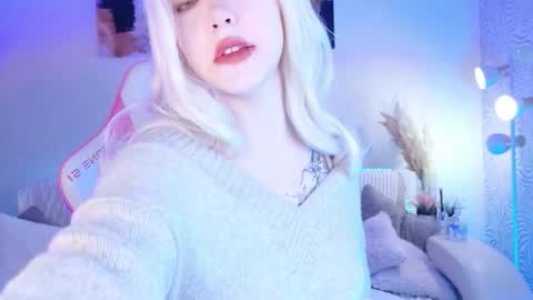 Snapshot of vergin_smell chatting on October 1, 6:19 am Mia online show from October 1, 6:19 am