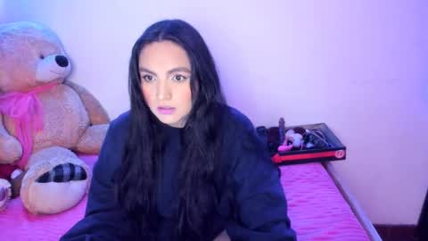 Snapshot of vero_jhonson chatting on January 2, 3:37 am  karolina online show from January 2, 3:37 am