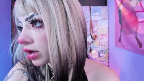     online show from April 21, 11:40 pm