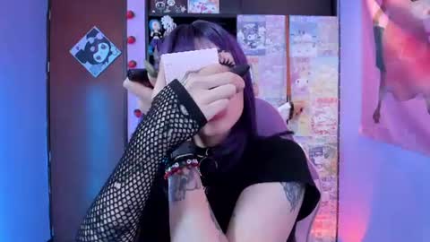     online show from June 19, 4:22 pm
