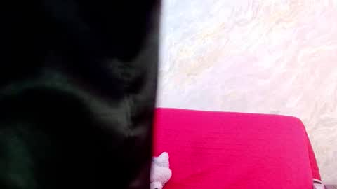 Snapshot of vero_temptation chatting on October 7, 3:14 am Vero online show from October 7, 3:14 am