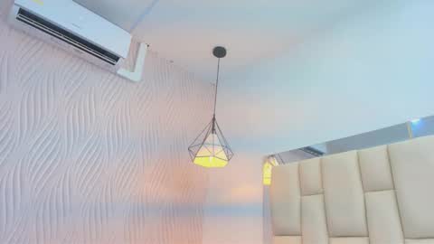 Snapshot of vero_temptation chatting on December 17, 12:11 pm Vero online show from December 17, 12:11 pm