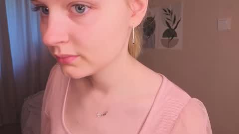 Snapshot of verocat chatting on September 30, 5:01 am Veronica online show from September 30, 5:01 am