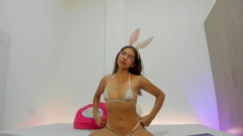 Veronica online show from April 30, 2:18 am