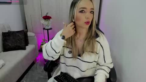 Catalina online show from February 17, 11:18 am