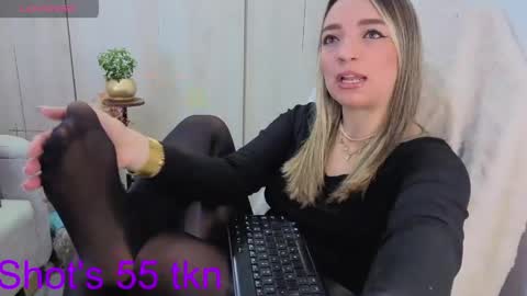Snapshot of veromars_ chatting on April 30, 2:34 pm Catalina online show from April 30, 2:34 pm