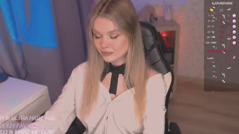 Snapshot of veronaaura chatting on September 22, 5:15 pm Tiffany online show from September 22, 5:15 pm