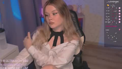 Snapshot of veronaaura chatting on October 15, 10:54 pm Tiffany online show from October 15, 10:54 pm