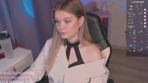 Snapshot of veronaaura chatting on October 20, 4:57 am Tiffany online show from October 20, 4:57 am