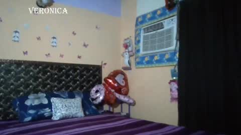 Snapshot of veronica20122 chatting on December 2, 4:31 am Vernica20122 online show from December 2, 4:31 am