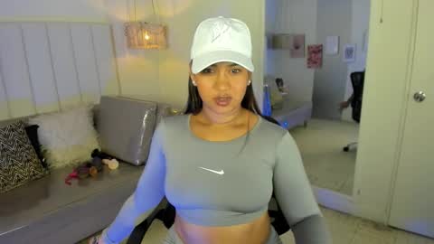 Veronica3  online show from April 8, 3:45 pm