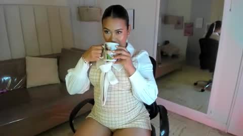 Snapshot of veronica_b07 chatting on July 18, 1:37 pm Veronica3 online show from July 18, 1:37 pm