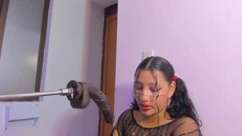 Snapshot of veronica_bigass chatting on June 7, 8:01 pm Veronica online show from June 7, 8:01 pm
