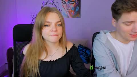 Snapshot of veronica_bubble chatting on October 1, 7:09 pm Ronni online show from October 1, 7:09 pm