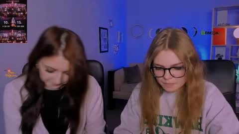 Snapshot of veronica_bubble chatting on November 5, 8:20 pm Ronni online show from November 5, 8:20 pm