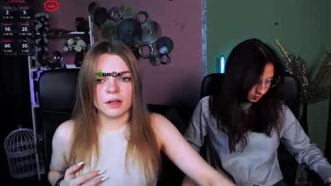 Snapshot of veronica_bubble chatting on November 30, 8:13 pm Ronni online show from November 30, 8:13 pm