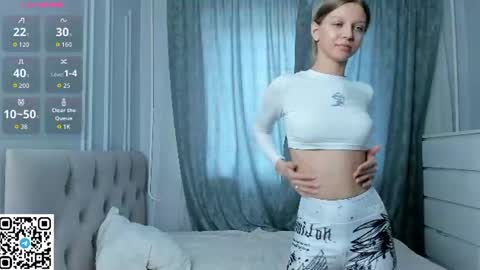 Snapshot of veronica_burns chatting on July 5, 12:23 pm Anny online show from July 5, 12:23 pm