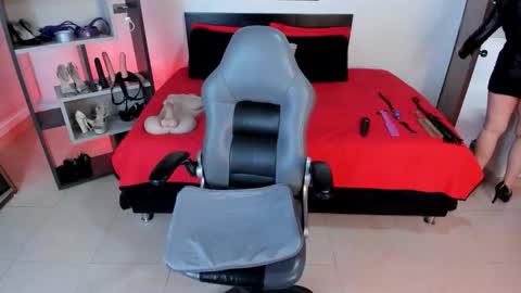 Vero Milf online show from December 20, 7:10 pm