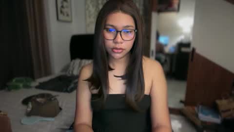 Snapshot of veronica_kate25 chatting on June 3, 1:36 pm veronica_kate25 online show from June 3, 1:36 pm