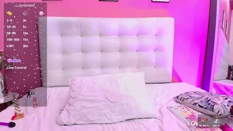 Snapshot of veronica_roose chatting on December 24, 6:22 am Veronica online show from December 24, 6:22 am