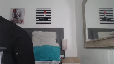 Snapshot of veronica_santanaa chatting on September 30, 7:30 pm Veronica online show from September 30, 7:30 pm