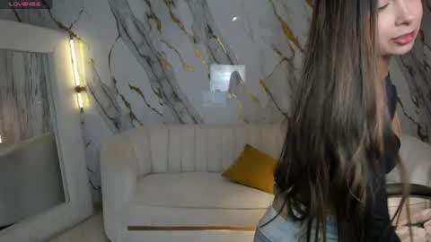 Snapshot of veronicablue1 chatting on June 21, 10:07 am Vero online show from June 21, 10:07 am