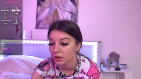 Snapshot of veronicaleal_ chatting on September 20, 9:32 am Vivi online show from September 20, 9:32 am