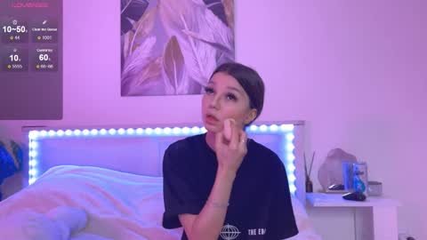 Snapshot of veronicaleal_ chatting on October 28, 9:46 am Vivi online show from October 28, 9:46 am