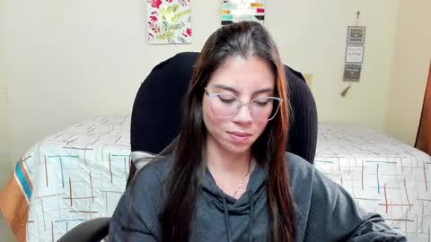 Veronica Miller online show from September 30, 6:35 pm