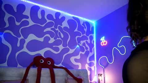        online show from November 3, 9:48 pm