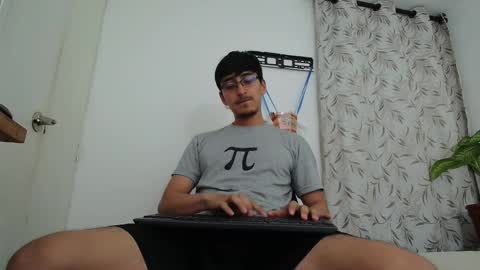 versatileguuy online show from October 17, 1:42 am