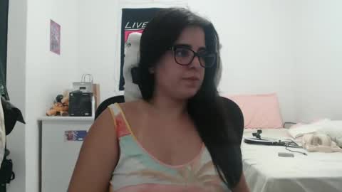 Snapshot of veruca99 chatting on December 21, 1:02 am veruca99 online show from December 21, 1:02 am